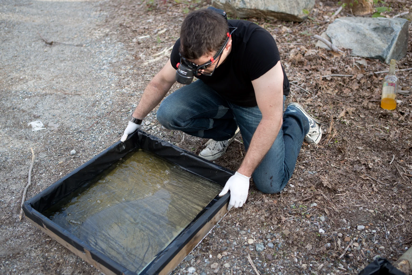 Fixing the plate.