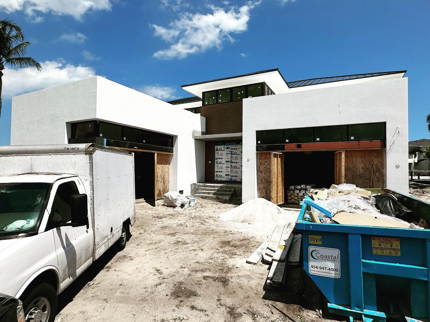 Oooh, she&rsquo;s coming along quite nicely!! Loving the cool contemporary look on the outside. Inside will also be just as beautiful! @marcjulienhomes @borrero_architecture #interiordesign #southfloridaarchitecture #southflorida #floridadesign #sout