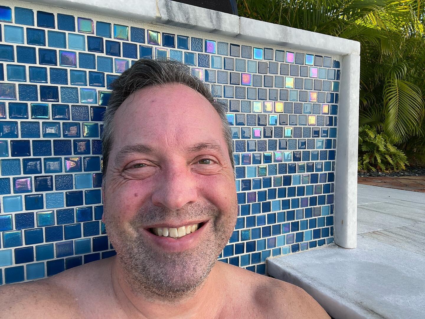 &ldquo;Designing&rdquo; my relaxation time post work! Hope y&rsquo;all have had a beautiful Saturday so far!! #saturday #southflorida #pooltime #lovinglife #relaxation #westpalmbeach