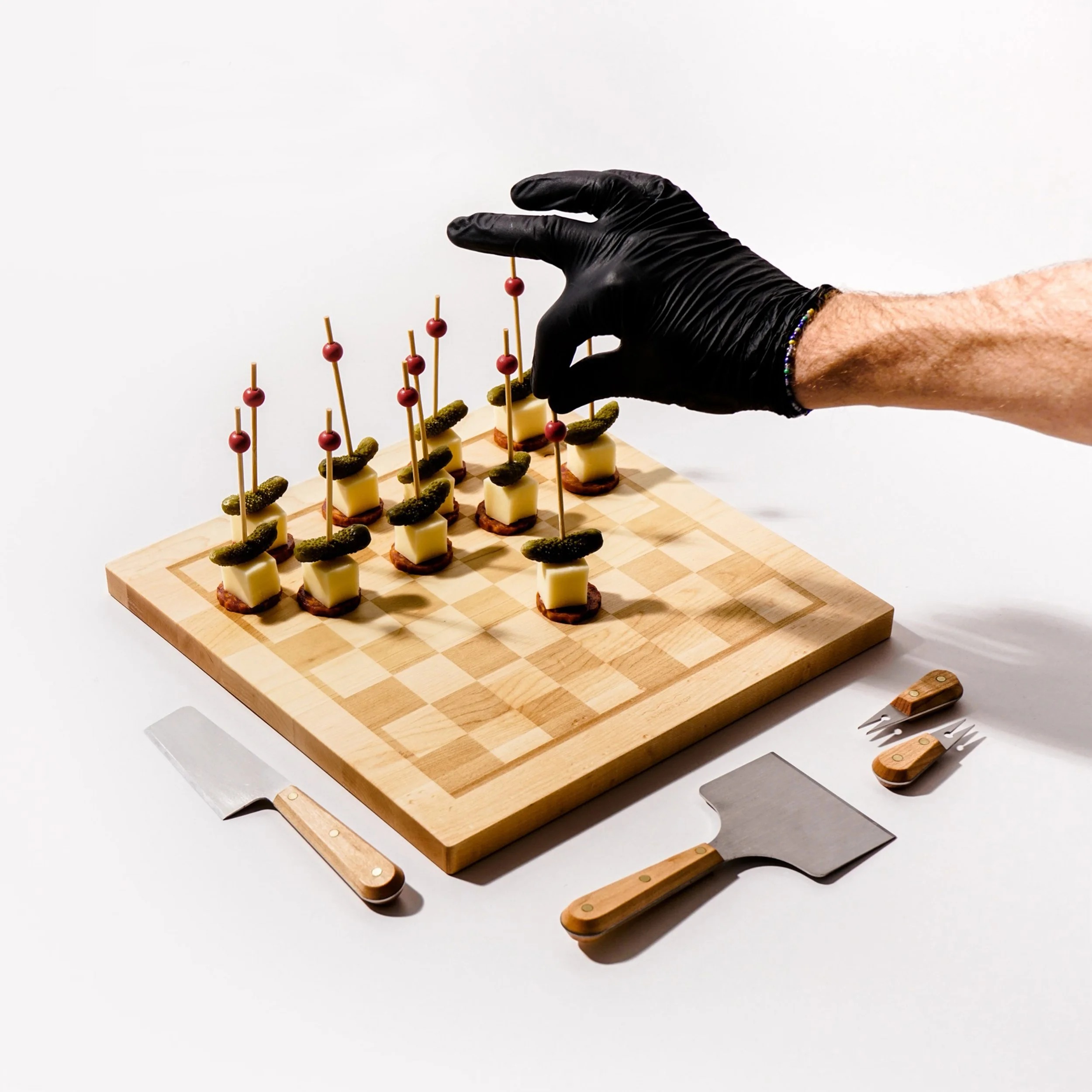 Snackgammon_Glove_4226121E copy.jpg