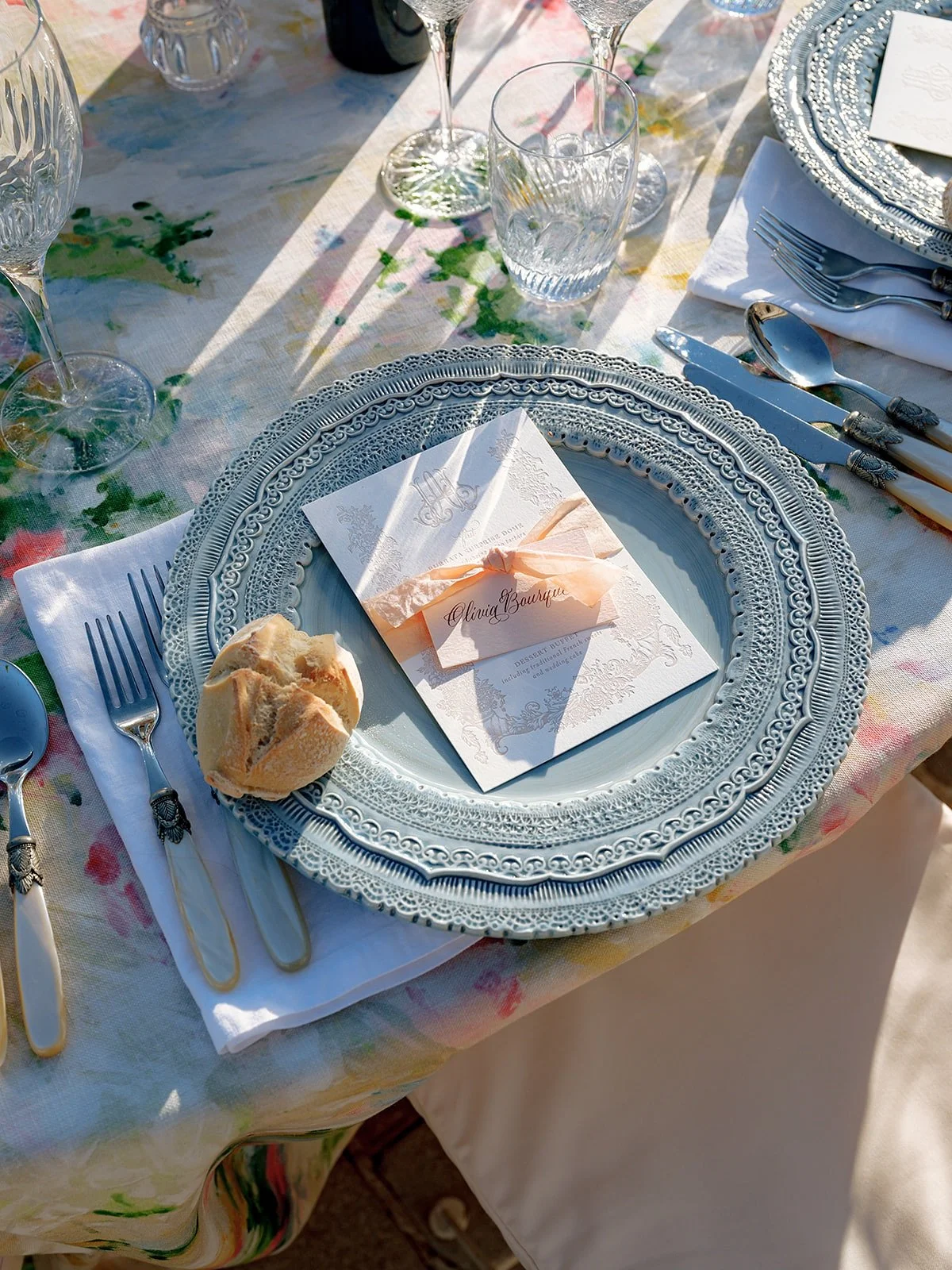 Reflecting on this glorious scene! I was simply tickled to add a touch to the beauty that was this wedding day for @hannahbrown 
If Nice wasn&rsquo;t romantic enough, this spread was the cherry on top. Calligraphy for these special guests is just a s