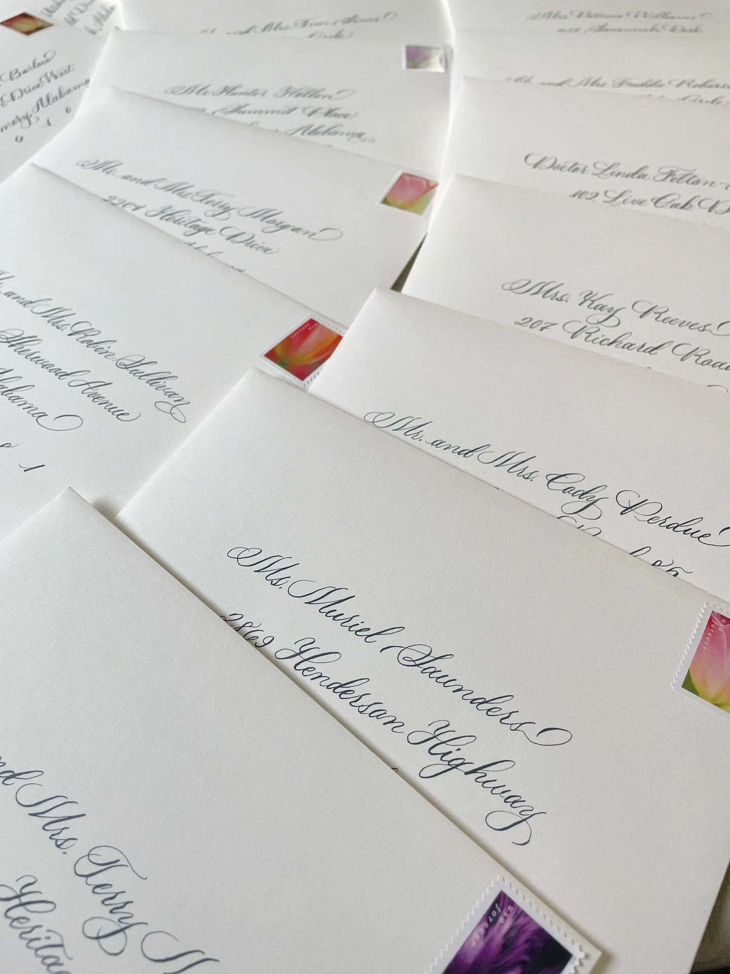 Last bit of summer and bright vibrant colors before all the cool cozy fall vibes begin! It&rsquo;s hard to say goodbye but cannot WAIT for the best time of year to roll in! Fall weddings are certainly something special 🍃🍂