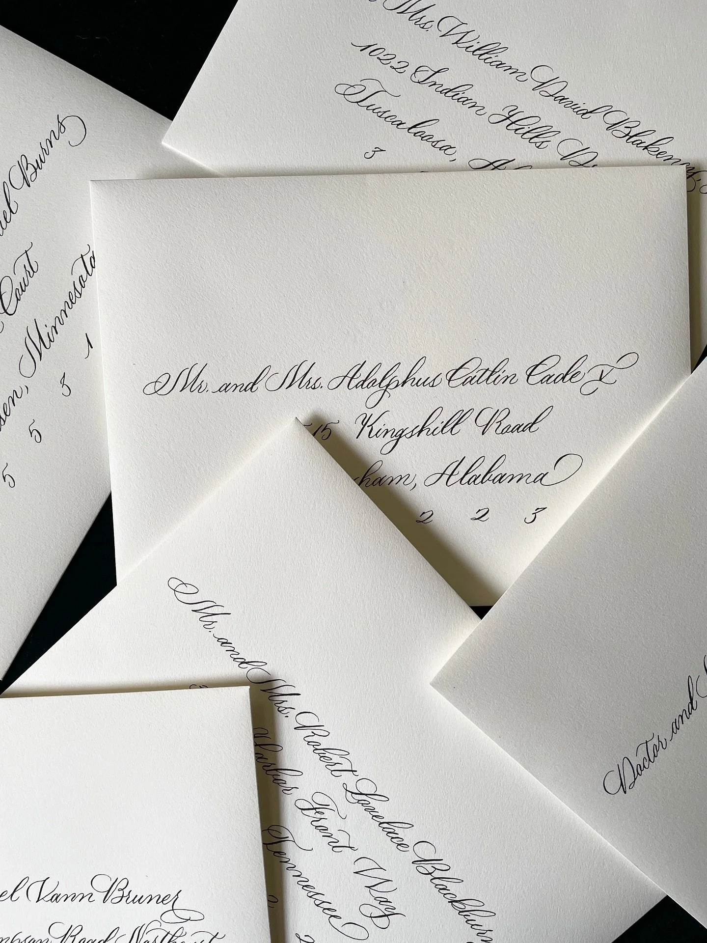 Classic is key. Traditional black ink on white is pure elegance and always makes an impact

#envelopecalligraphy #calligraphy #weddingcalligraphy #alabamaweddings #southernwedding #calligrapher #alabamacalligrapher #blackandwhitewedding #bessbooth #b