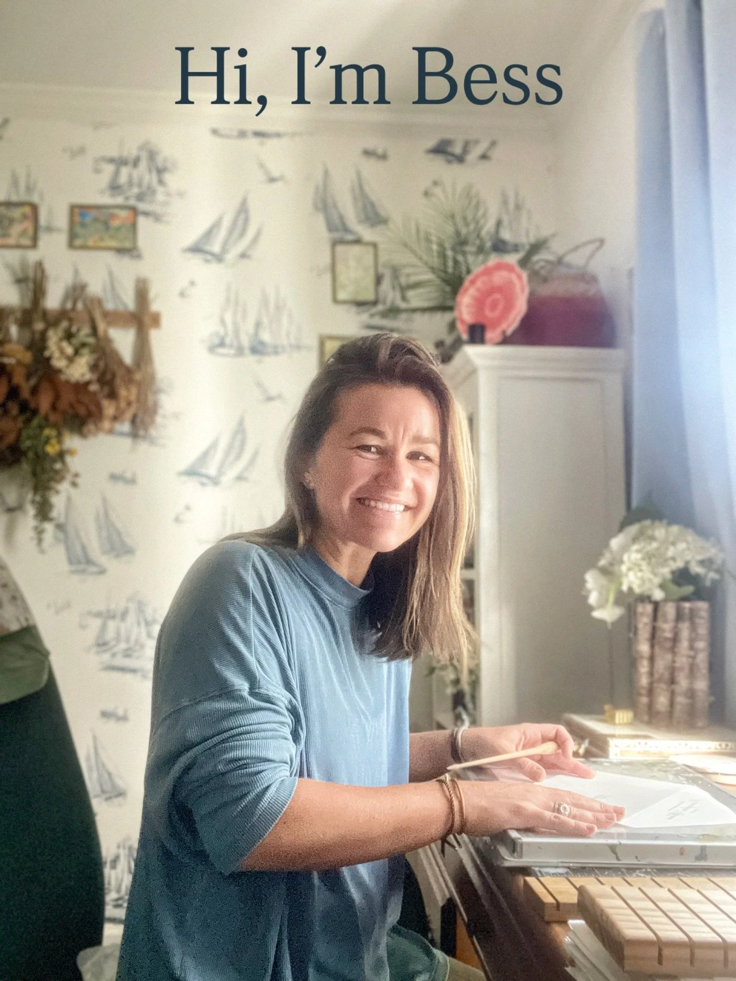 Hi folks! Thought I&rsquo;d do a little intro for those of you who are new around here. Thanks for following along 🤍🤎🤍

#intro #aboutme #bessbooth #bessboothdesign #bessboothcalligraphy #calligraphy #weddings #bessboothdesignandcalligraphy #callig