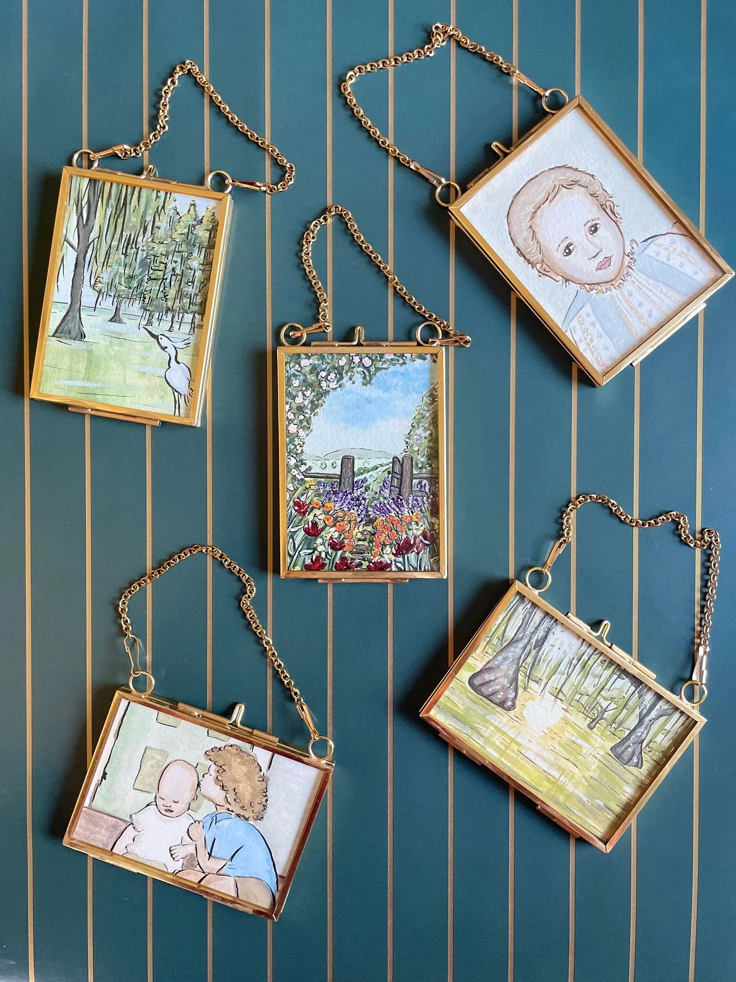 How cute are these teeny tiny portraits and landscapes!!! Some to gift, some to hang on the tree, some for keepsakes! Some for year round!