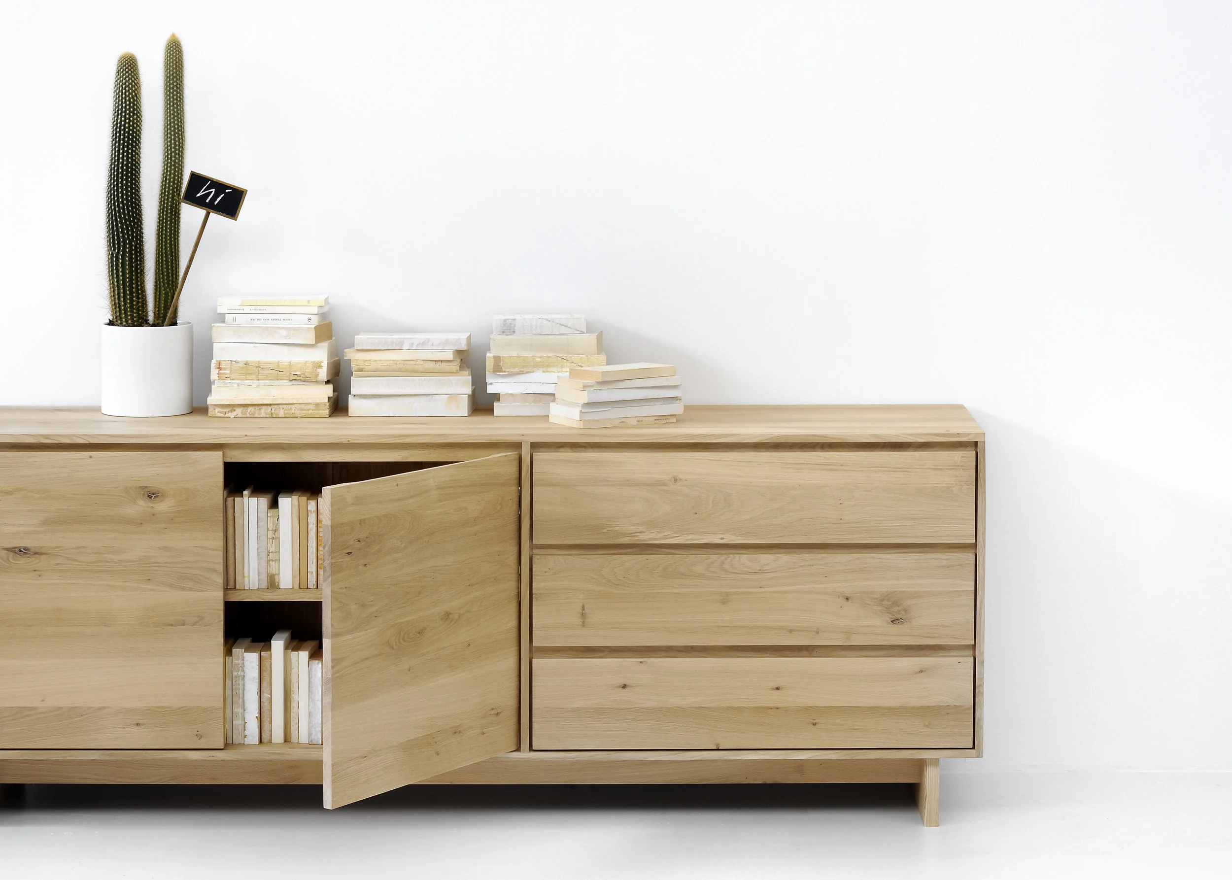 51451 Wave sideboard - Oak (3).jpg