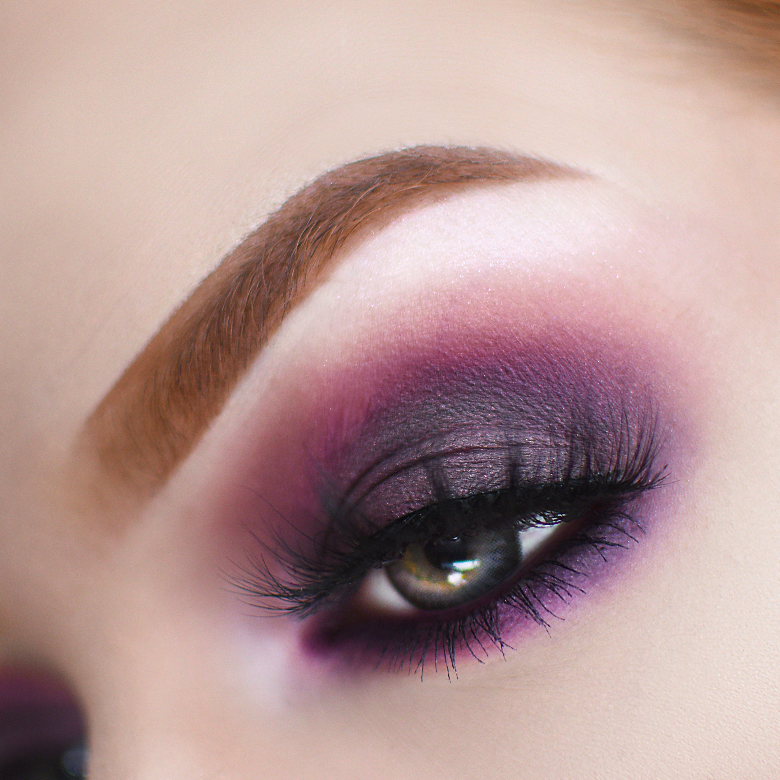 Look created with Rituel de Fille Ash and Ember eye soot "Serpent De Mer" with Sugarpill " Poison plum ." Wearing Unicorn Lashes "Vespertine"