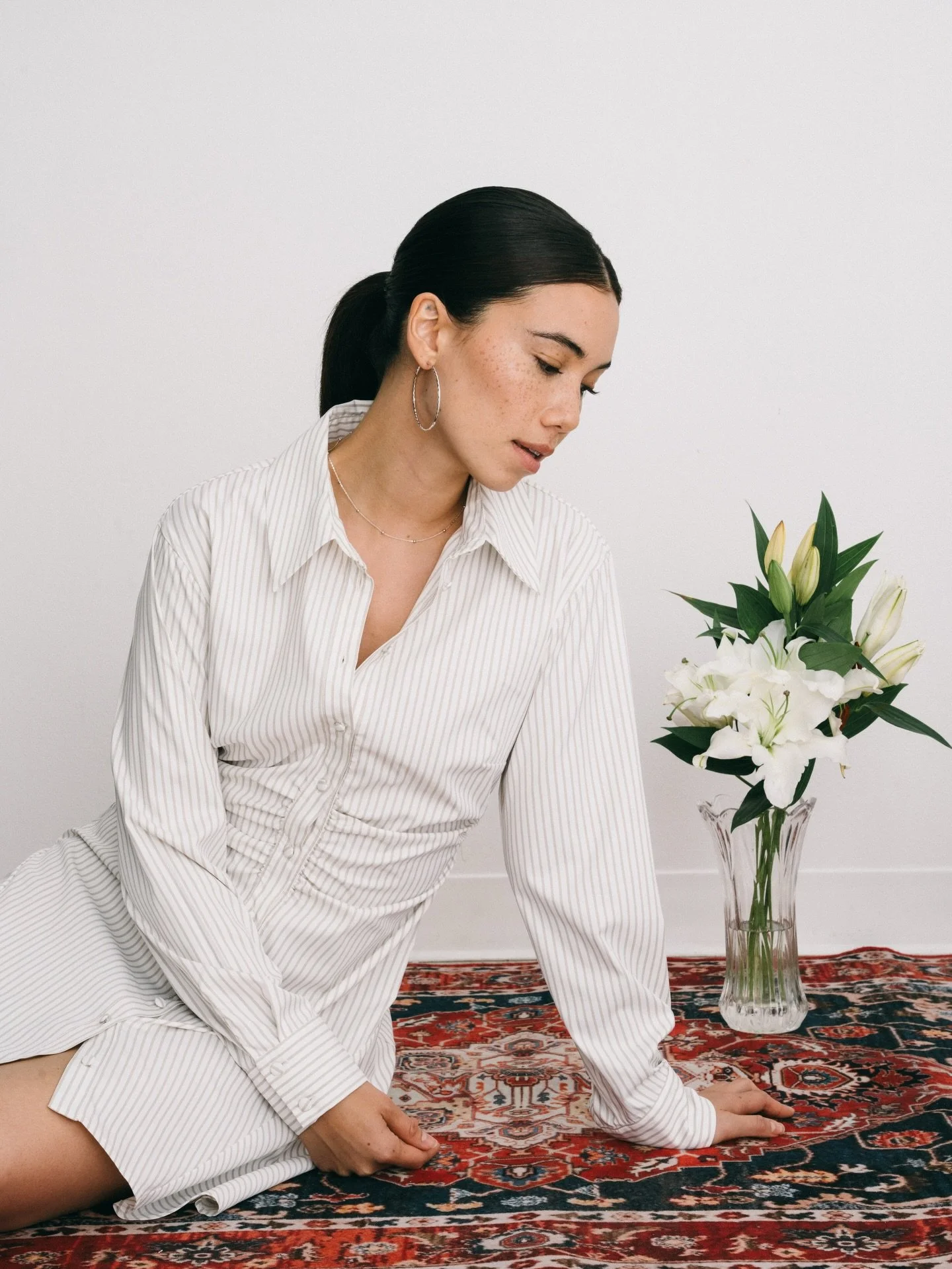 Quiet moments, intentional designs 

Clothing by @sofisacollection 

Jewelry by @lulufrost on slides 3-4 

Styling by @rae.styling 

#brandaccelerator #newbrand #clothingbrandowner #fashion2026 #upcomingbrands