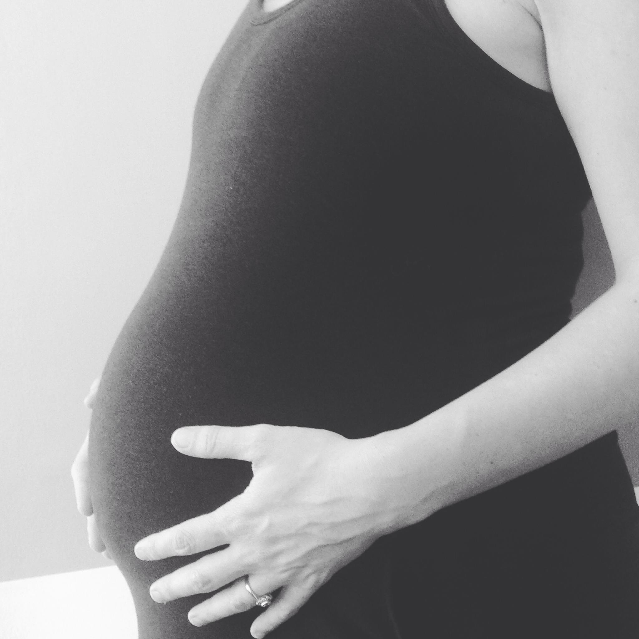 Pregnant_client_belly_acupuncture.jpg