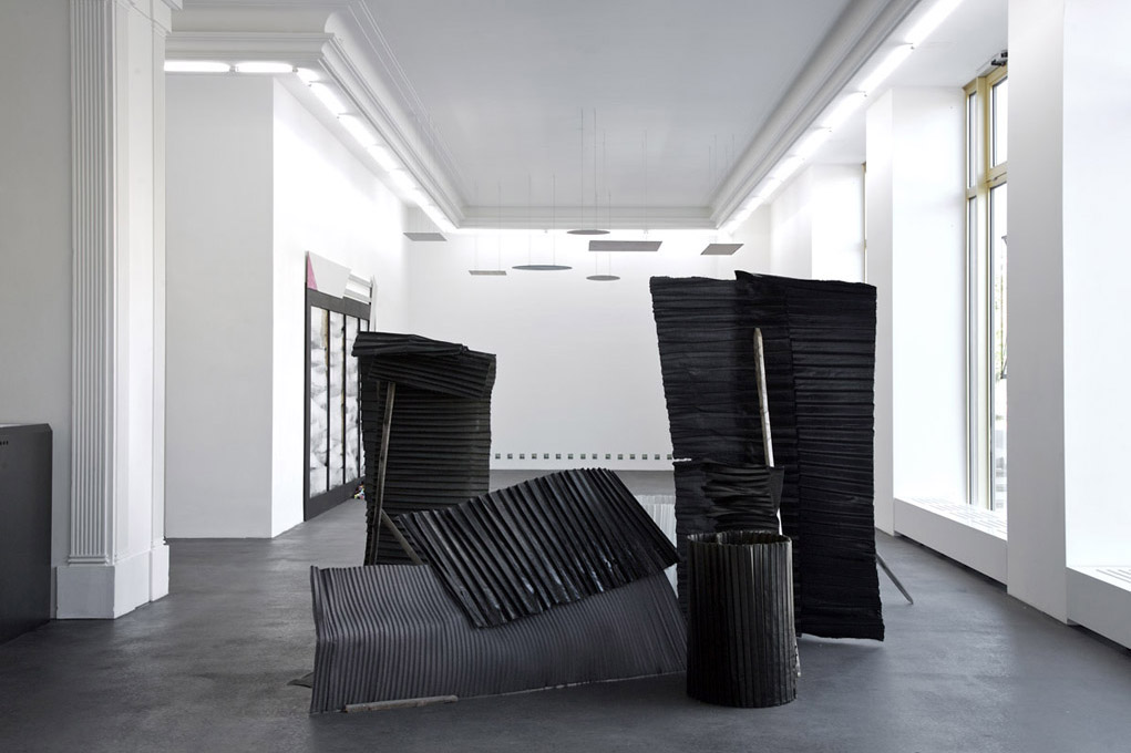 Front: Regine Müller-Waldeck Separation / Wehr 2007/08 Wood, resin, textile Dimensions variable