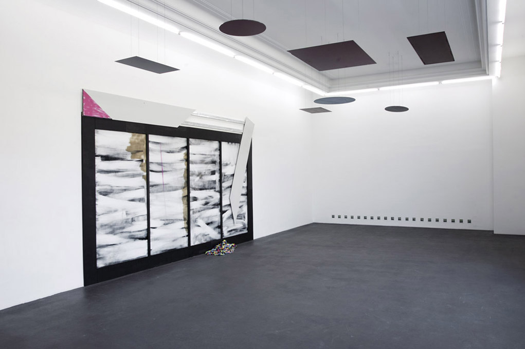 Left: Hannes Broecker Downtown 2010 Plexiglass, wood, aluminium, paint, textile
Top: BURGHARD Raum() 2009 Seven mirrors, Dimensions variable