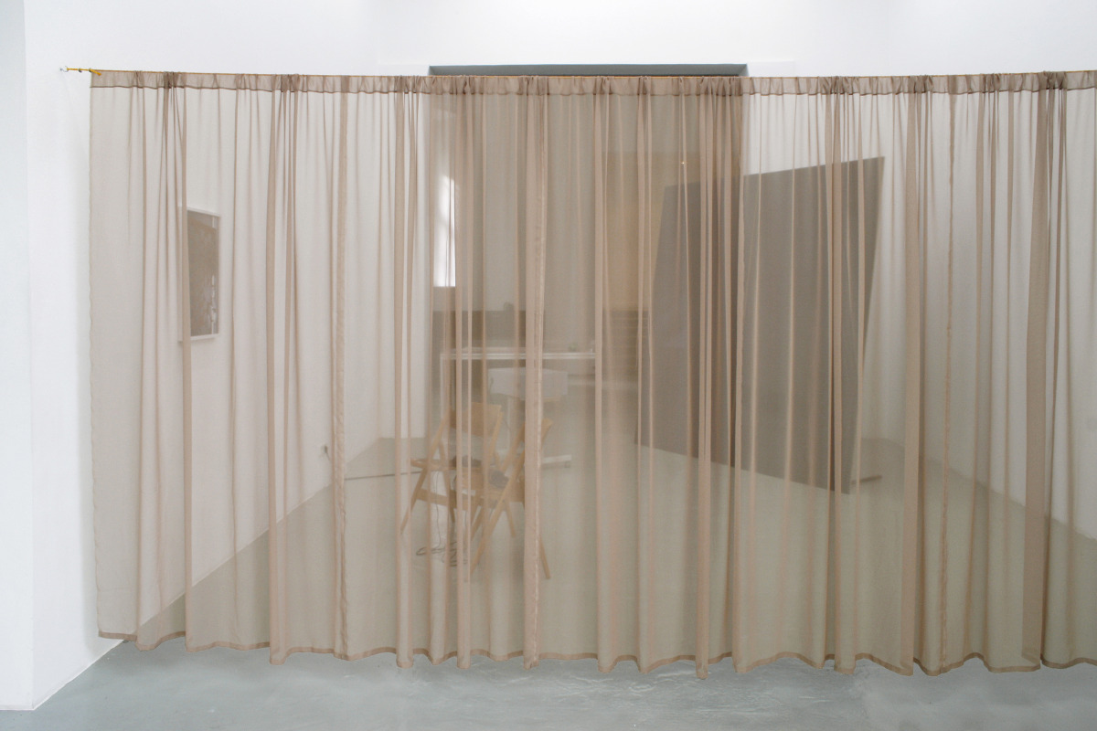 Ruth Buchanan Cast a light across it 2012 chiffon curtain, rope, suspension connection 210 cm x 500 cm 