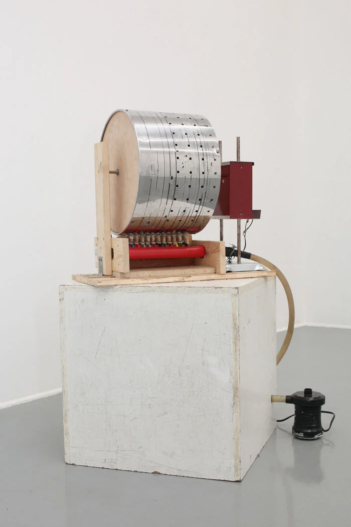 Untitled 2010 aluminium, wood, electric engines, plastic clarina, compressor 98 x 50 x 50 cm