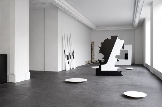 Newsblast Installation view, Krome Gallery, Berlin, 2009