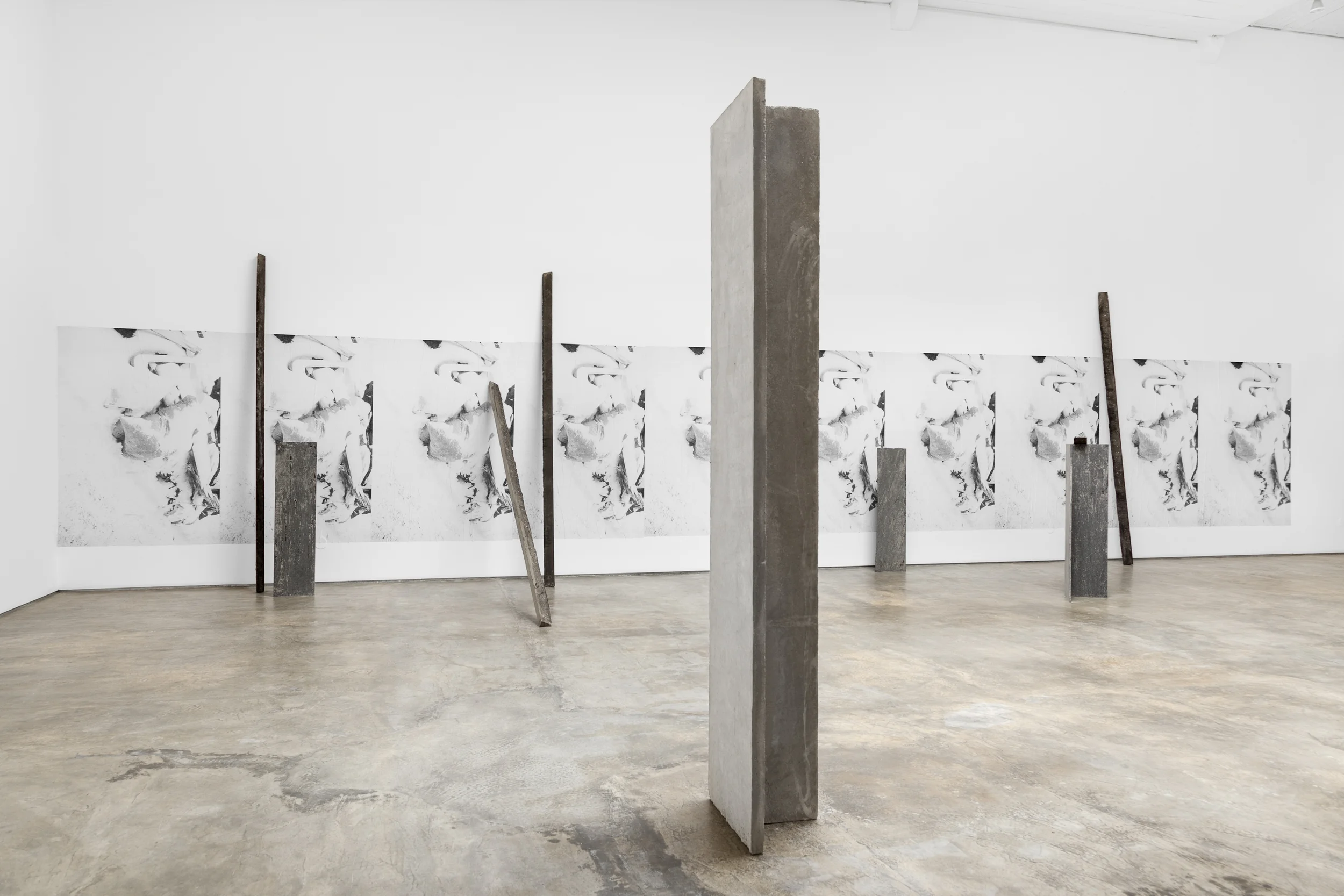 ‘Distant Smoke’, solo exhibition at Baginski Galeria/Projectos, Lisbon, 2012 Photo: Bruno Lopes