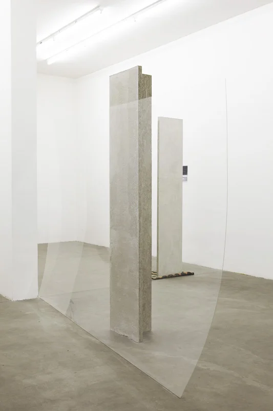 Colonna Parete 2011 reinforced concrete and plexiglas 230 x 300 x 40 cm 'Due linee in un lago + Colonna in Silenzio', solo at Galleria Enrico Fornello, Milan, 2011 Photo: Floriana Giacinti