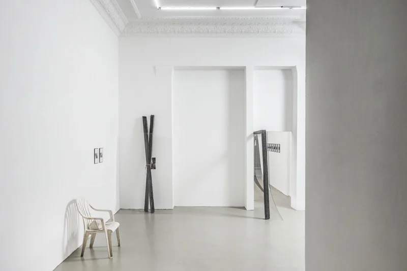 Exhibition View Gonçalo Sena MOVEMENTS TOWARDS INERTIA 2014 Photos: Jan Windszus