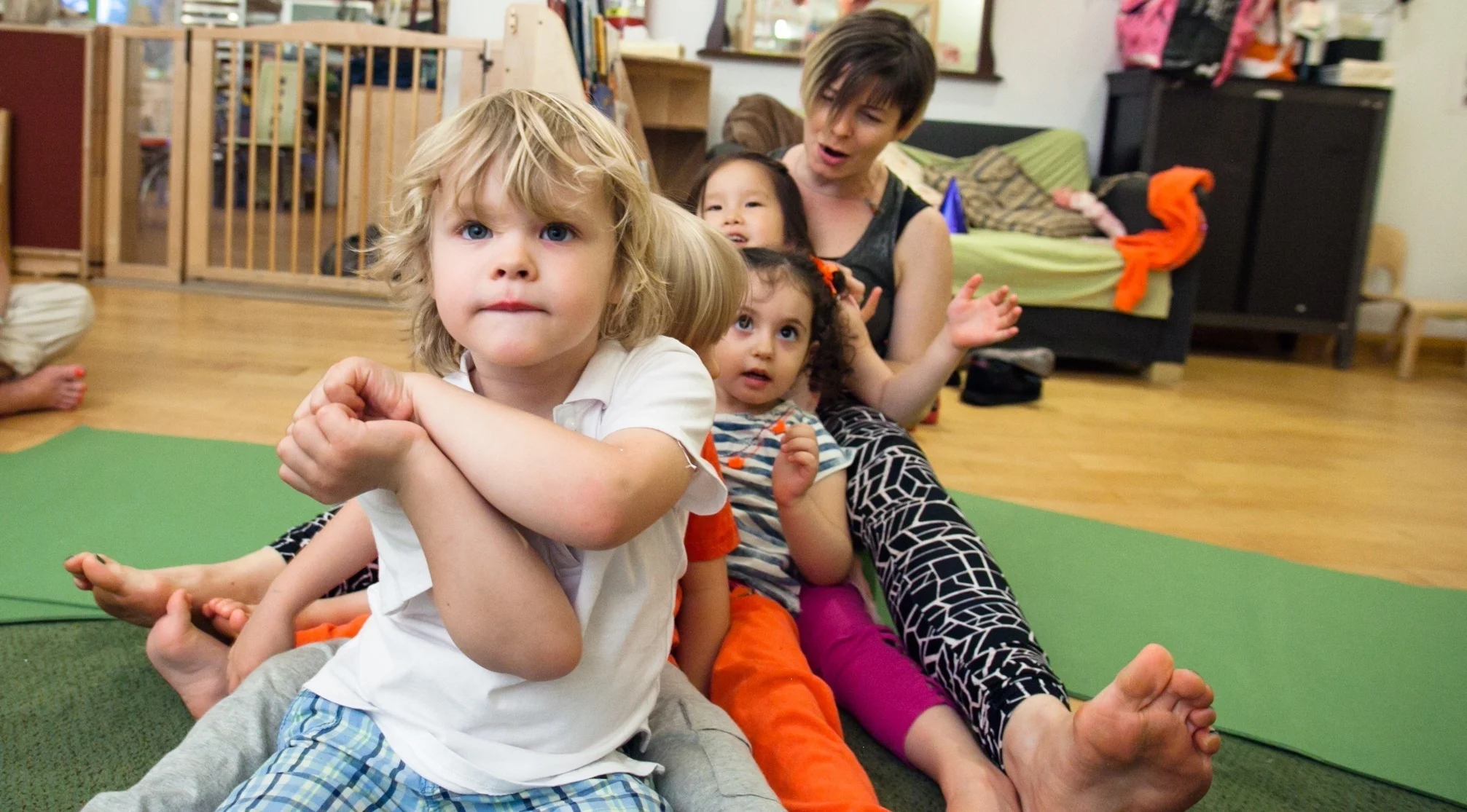 group_train_pose_kids_yoga.jpg
