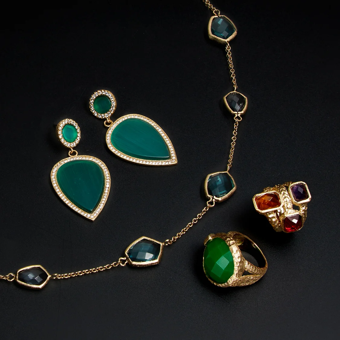 Rivka_Friedman_Fashion_Jewelry_1083849712_EDITORIAL_020_Base.jpg