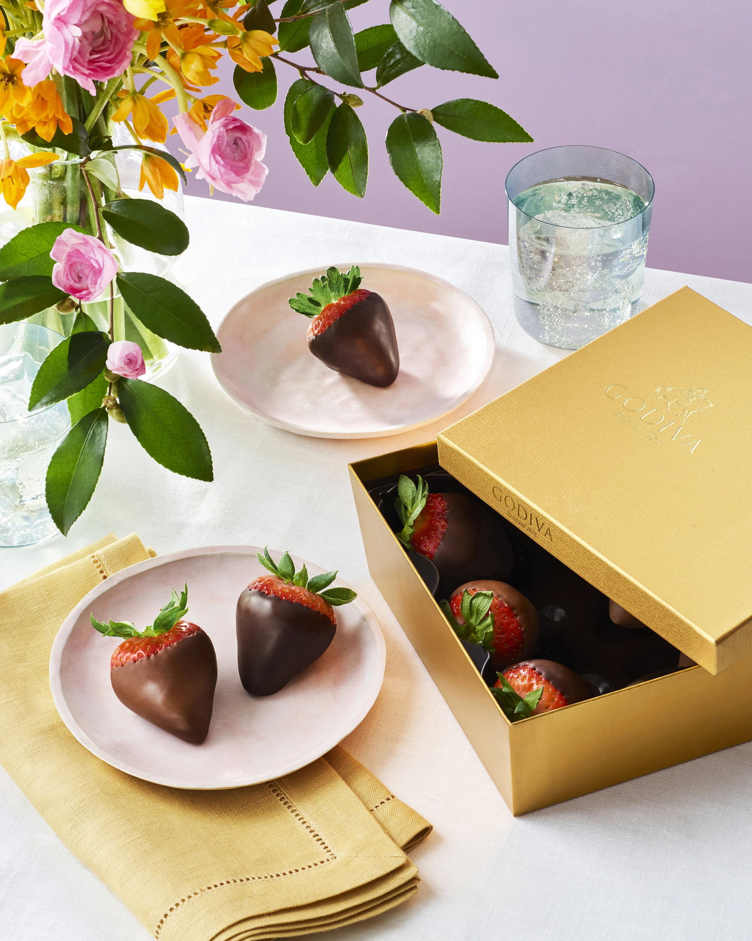 13.Spring_StrawberryBox_Vert_092.jpg