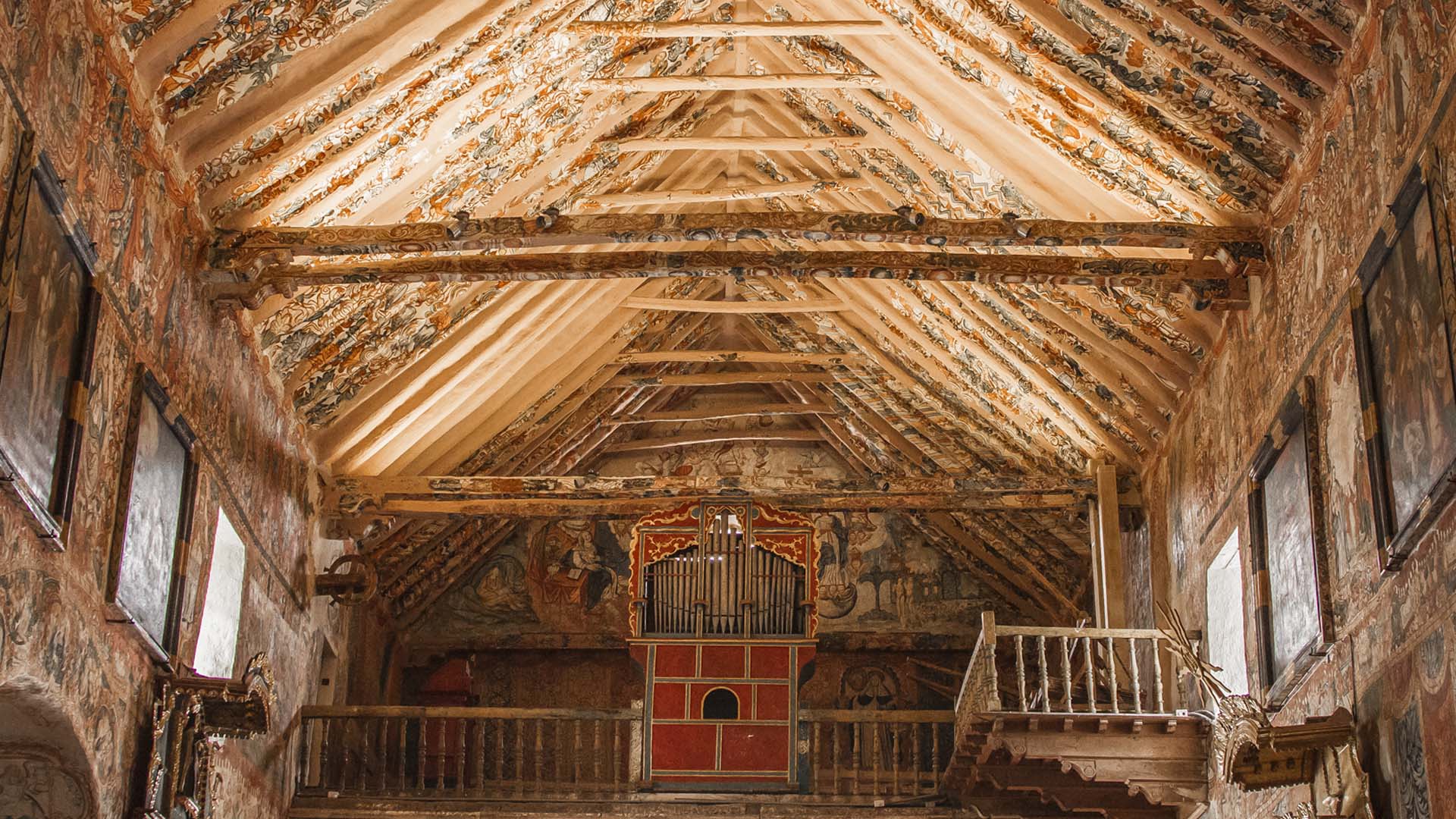 Choir loft of the San Juan Bautista church in Huaro. Image from Ruta del Barroca Andina
