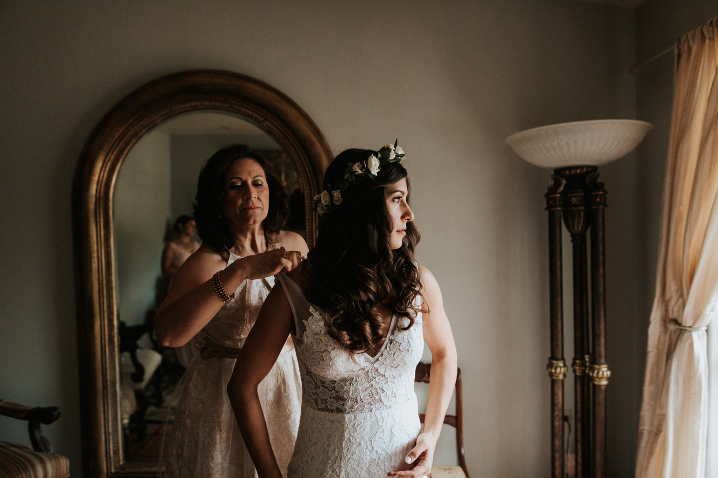 Bride getting ready for wedding at Thurman's mansion