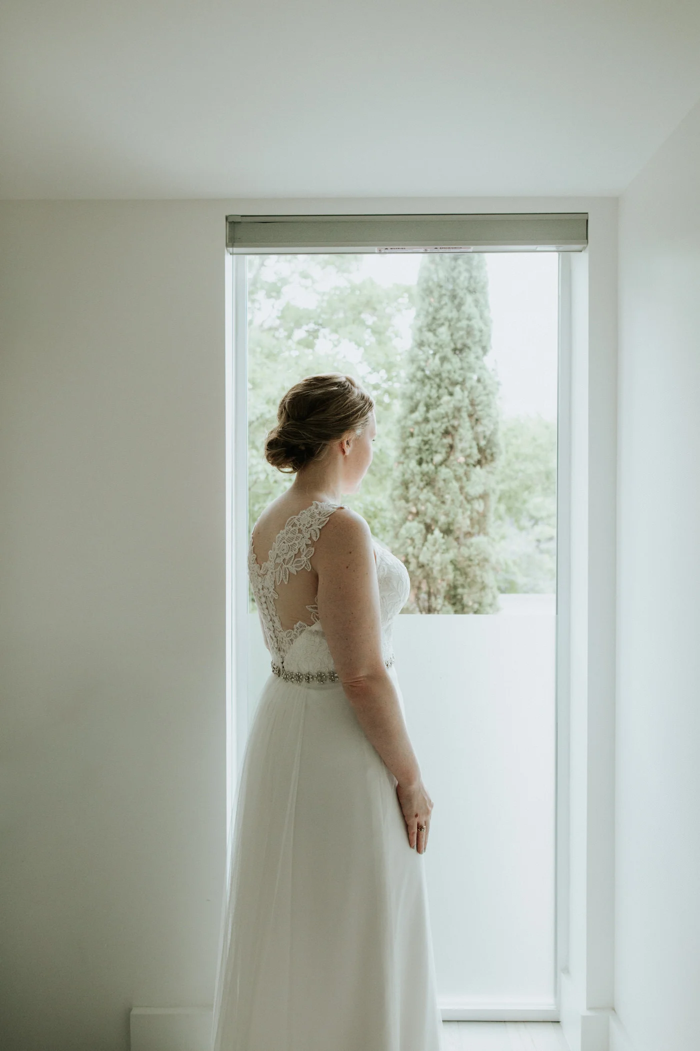 Bride getting ready for Chapel Dulcinea wedding