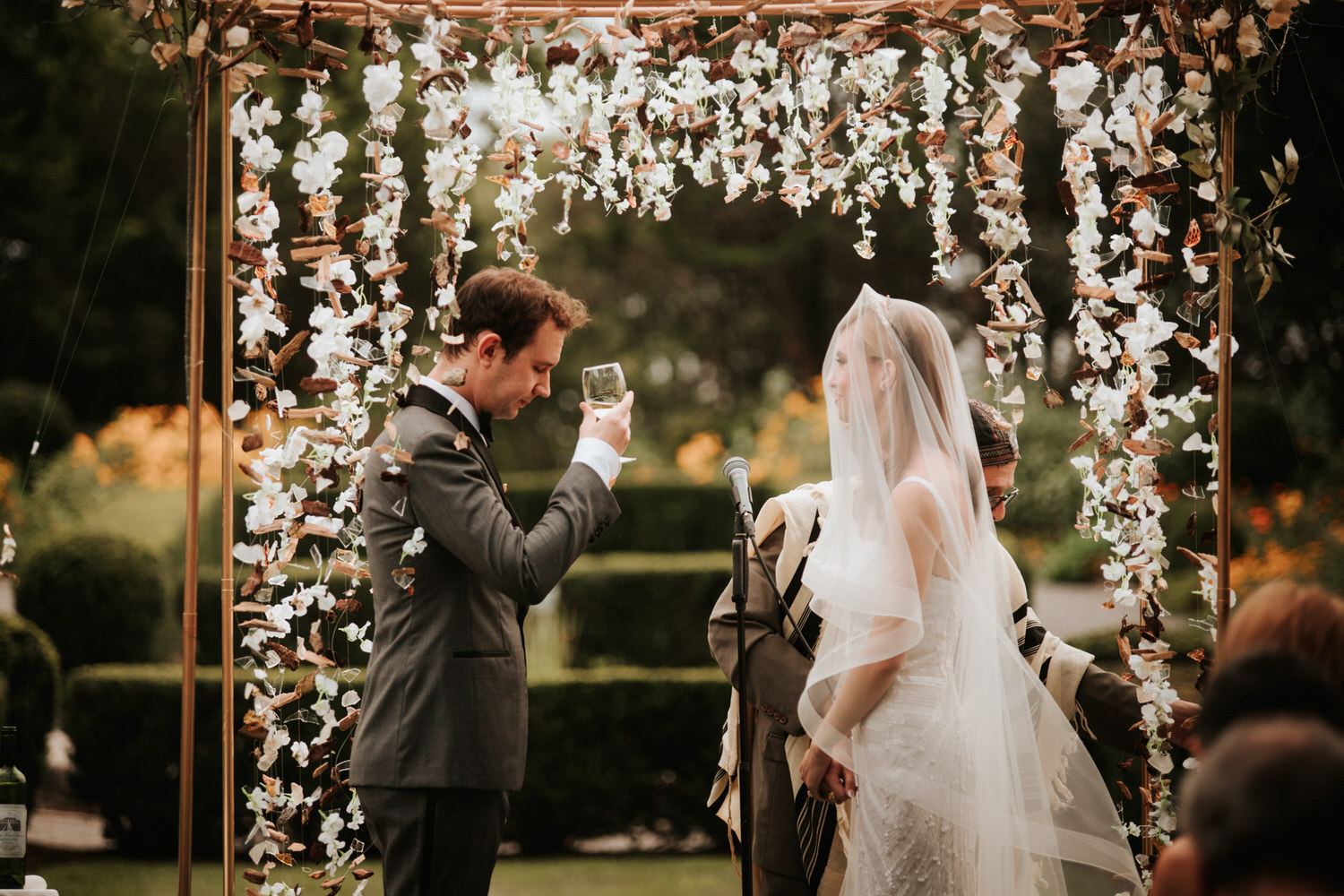 Eolia Mansion glamour wedding ceremony