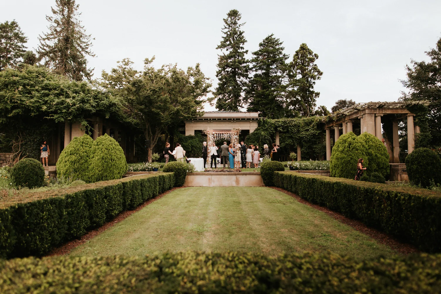 Laura + Perry // Connecticut Eolia Mansion at Harkness State Park Wedding — Diana Ascarrunz