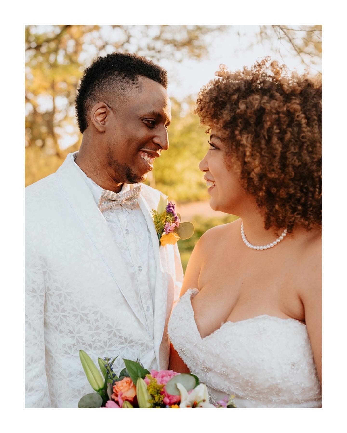 Amanda + Aderius 🌼 Their celebration couldn't be stopped, even by a pandemic. So happy this beautiful day finally happened. ⁠How has it already been more than a year?⁠
⁠
⁠
#austinweddingphotographer #equallywed #texasweddingphotographer #theantibrid