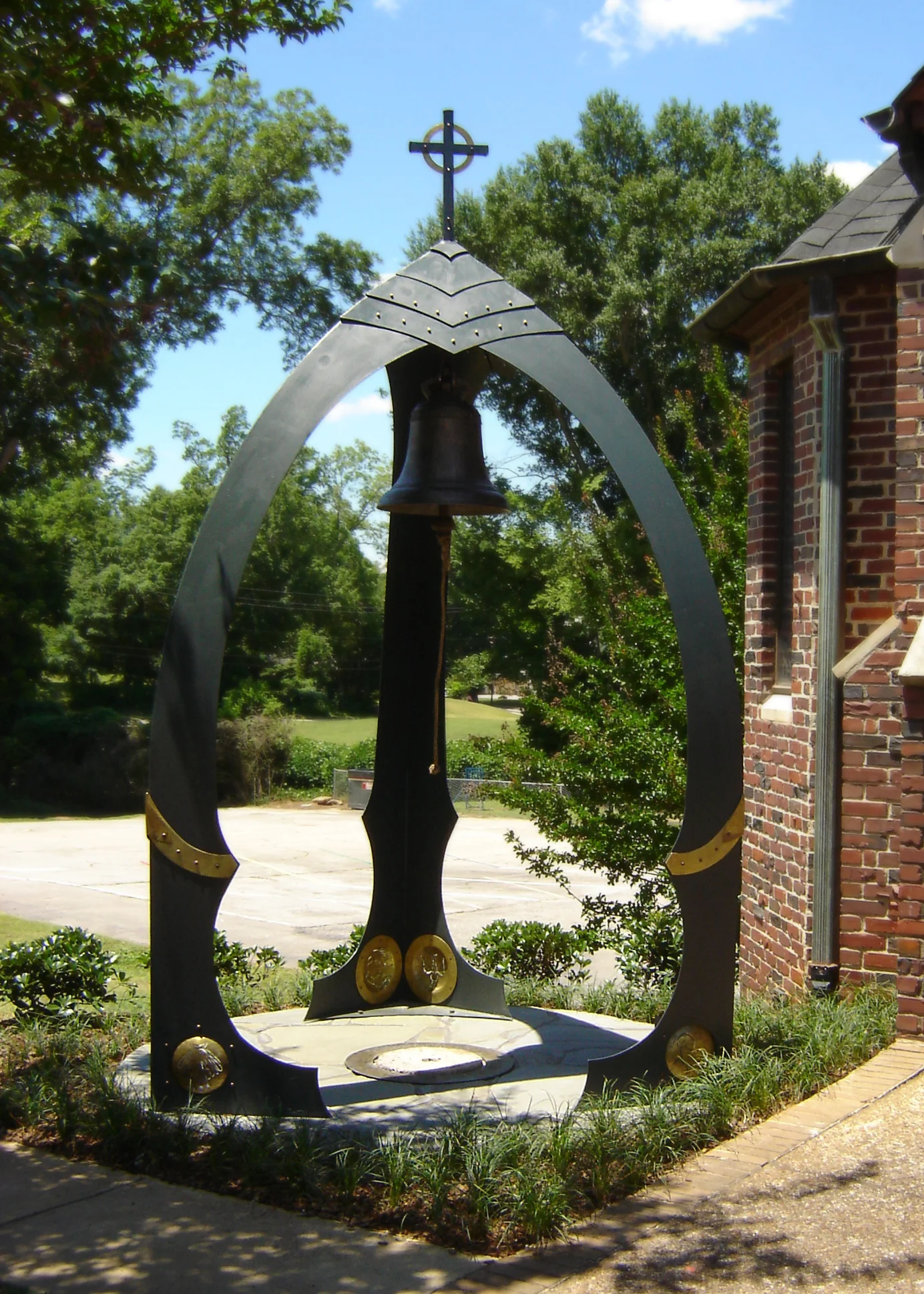 Bell Arch Tower 2006, forged and fabricated steel, and brass, 12’ x 9’x 9’ (1500 lbs) Episcopal Church, LaGrange, GA