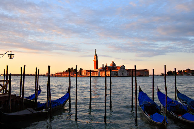 Gondola Sunrise - Venice, Italy Canon 5D Mk I + Canon 24-105 f4.0L IS