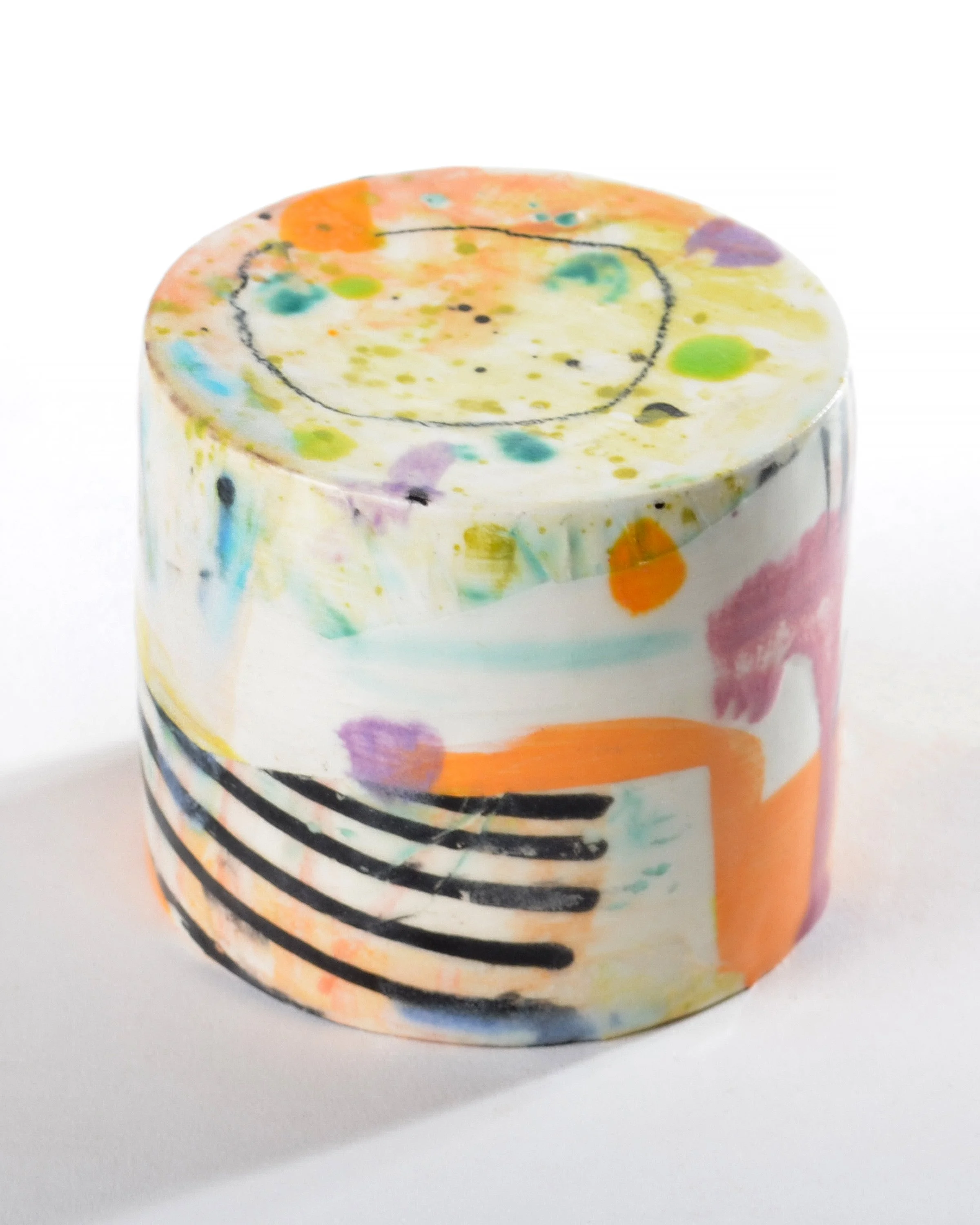 Enclosed Cylinder 26.08_3.25"hx3.75"wx3.75"d_03.jpg