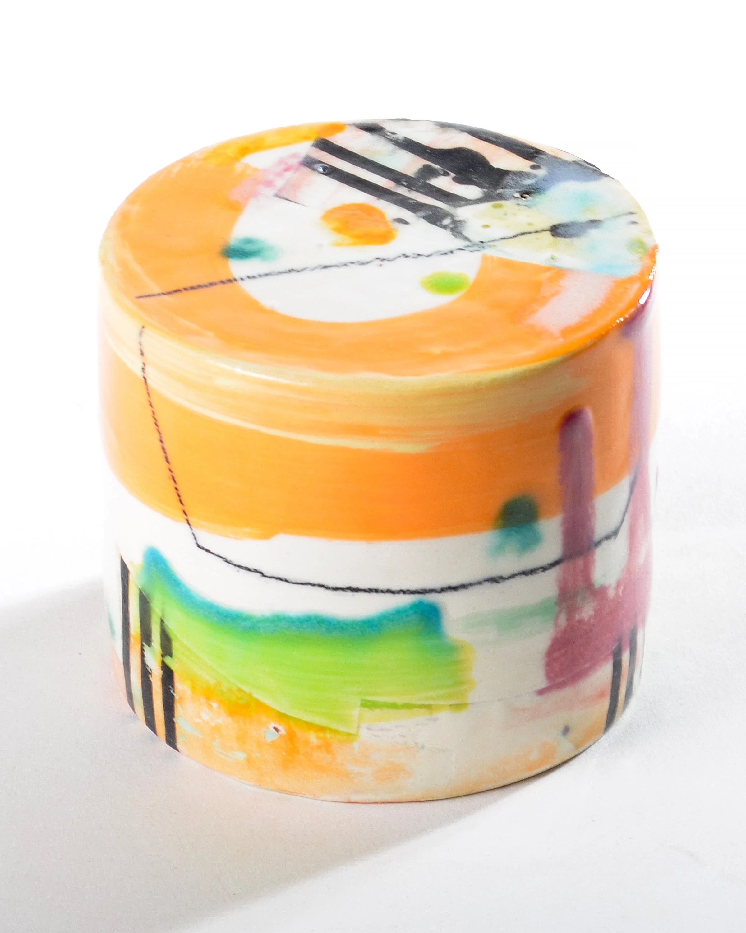 Enclosed Cylinder 26.08_3.25"hx3.75"wx3.75"d_05.jpg