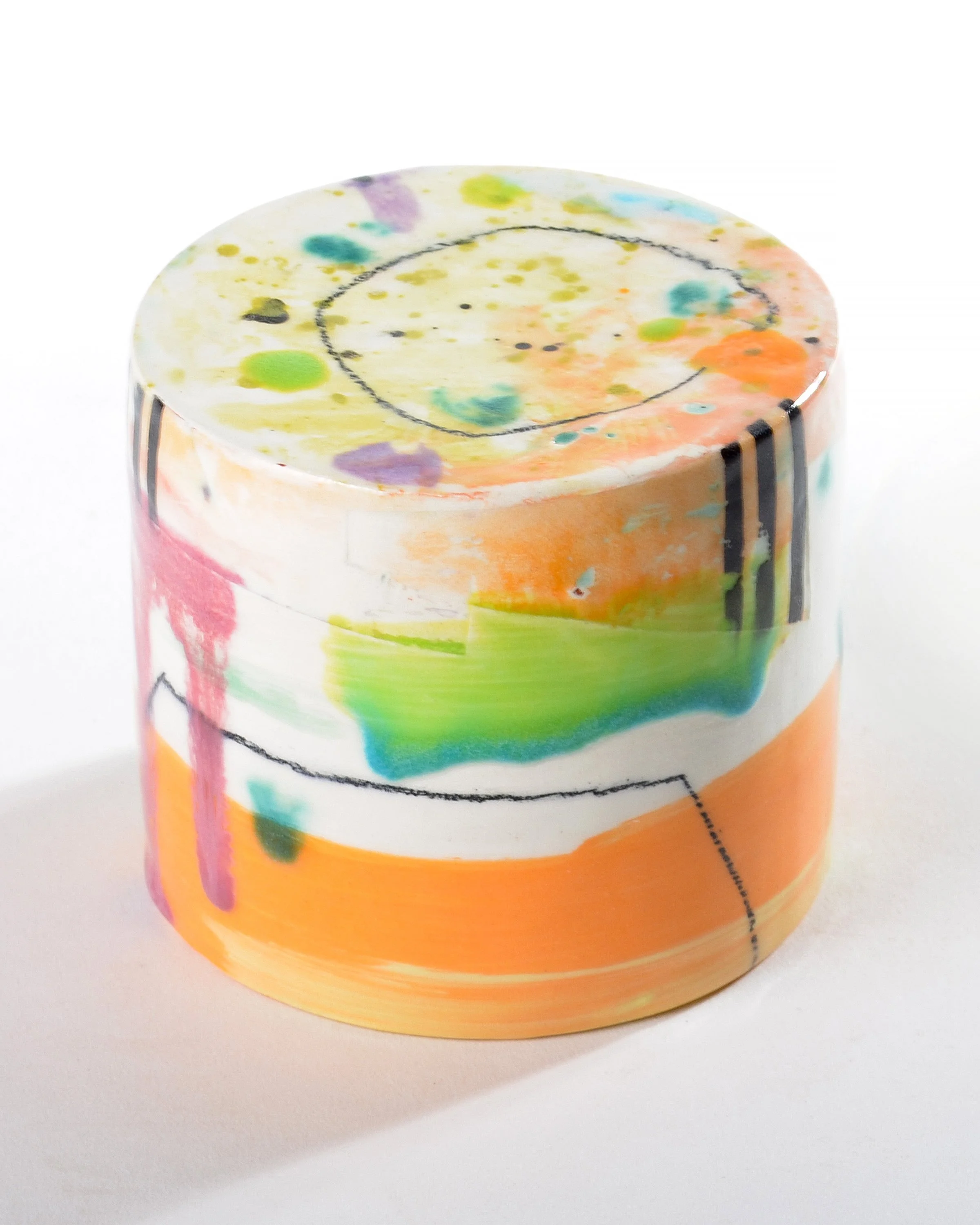 Enclosed Cylinder 26.08_3.25"hx3.75"wx3.75"d_01.jpg
