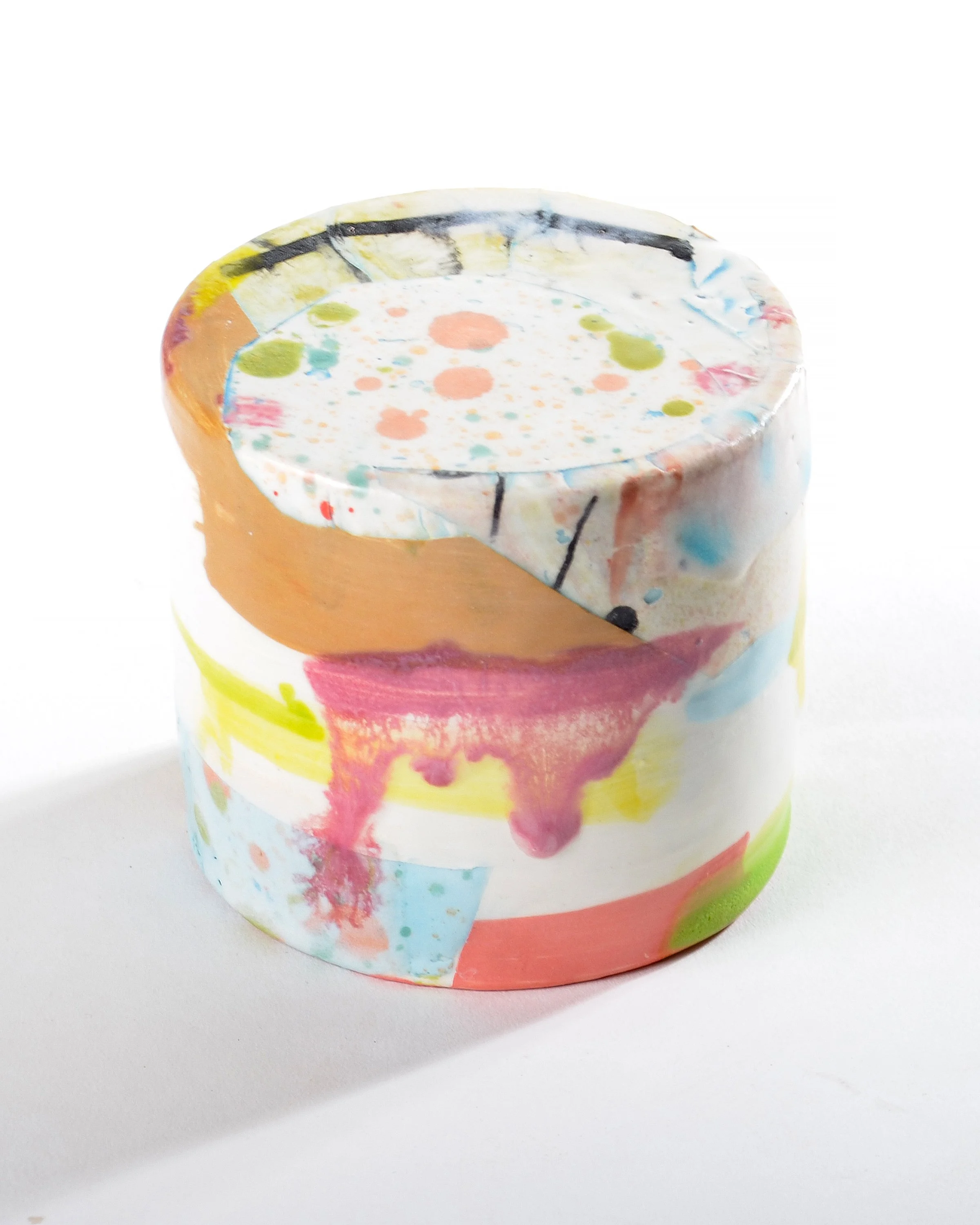 Enclosed Cylinder 26.07_3.5"hx3.75"wx3.75"d_03.jpg