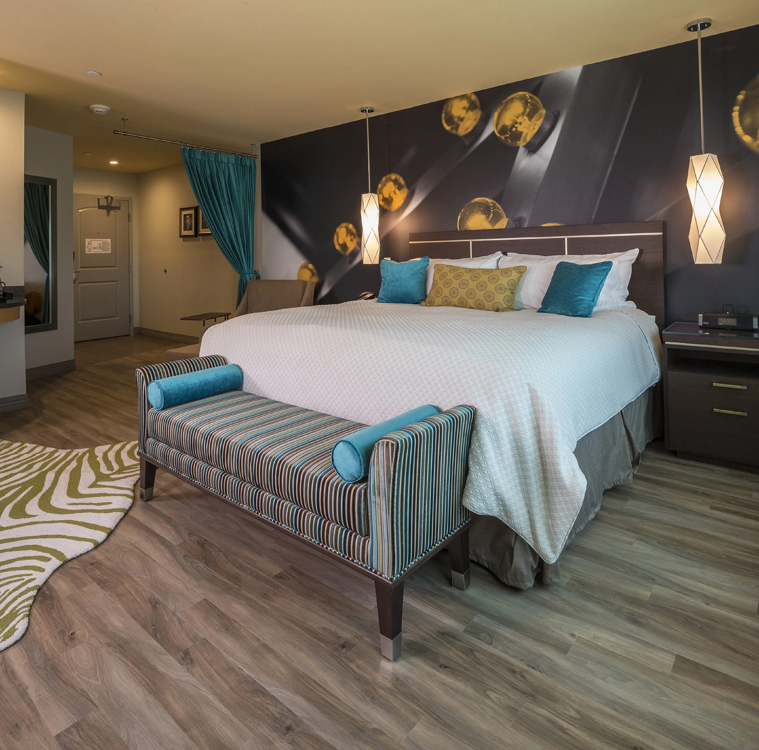 Hotel Indigo_Pittsburg_Guest2.jpg
