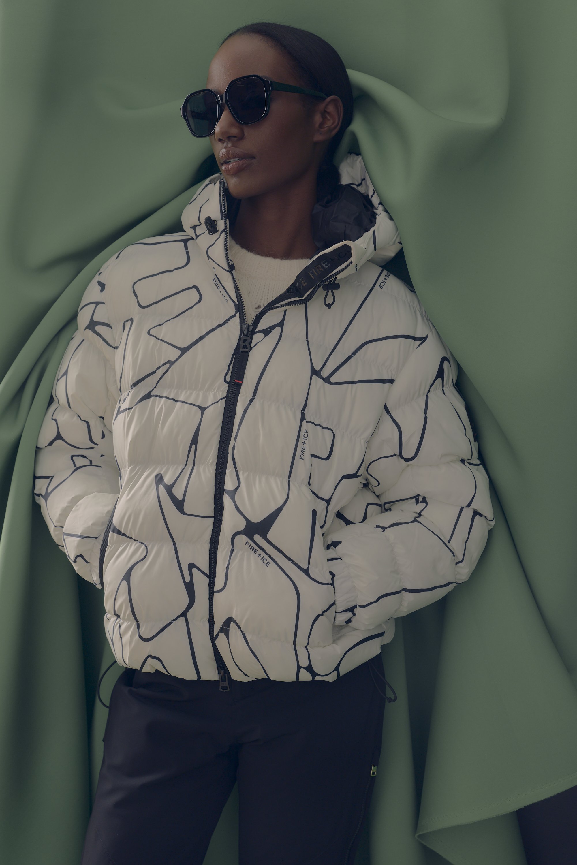 2025-12-02 G-976755 Bogner Moncler Mackage Moose Knuckles Kids Participating_0512.jpg