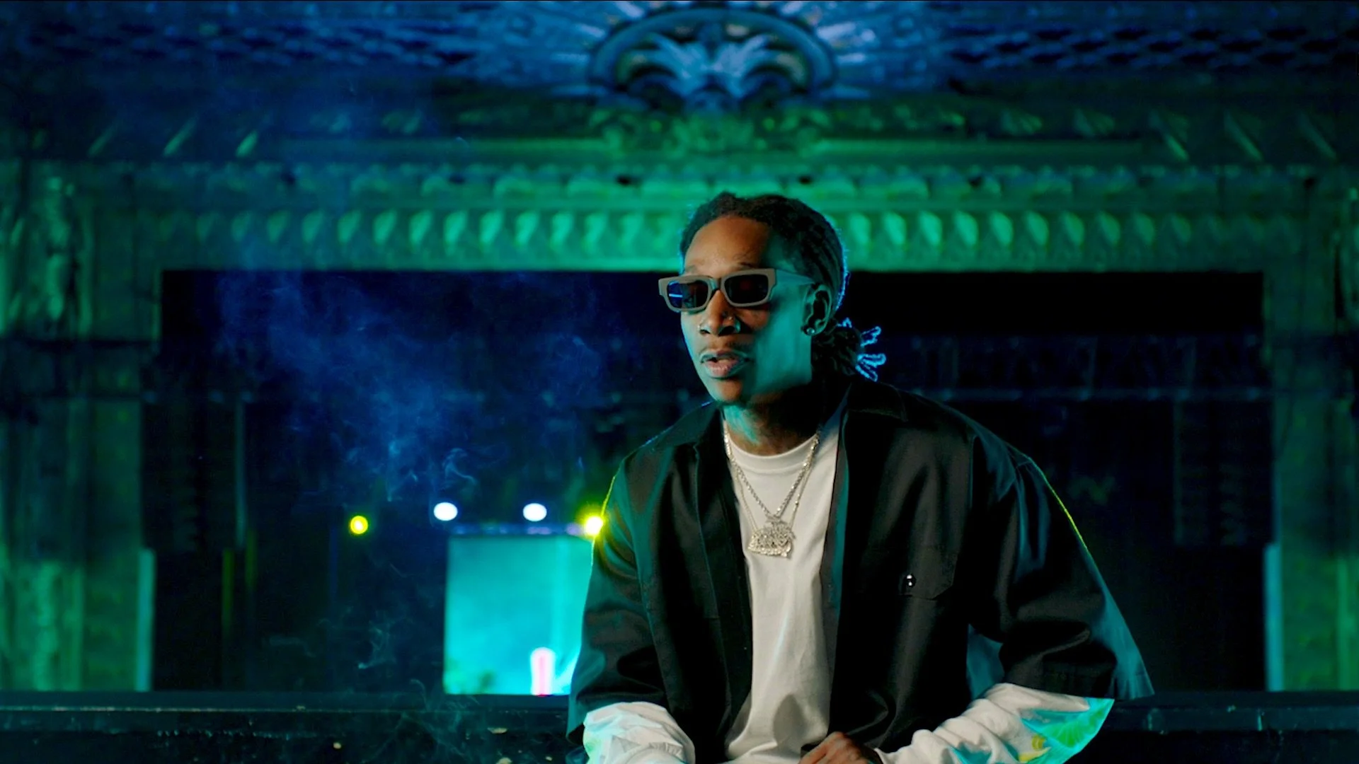 WIZ_LIVEXLIVE.00_00_12_14.Still146.jpg