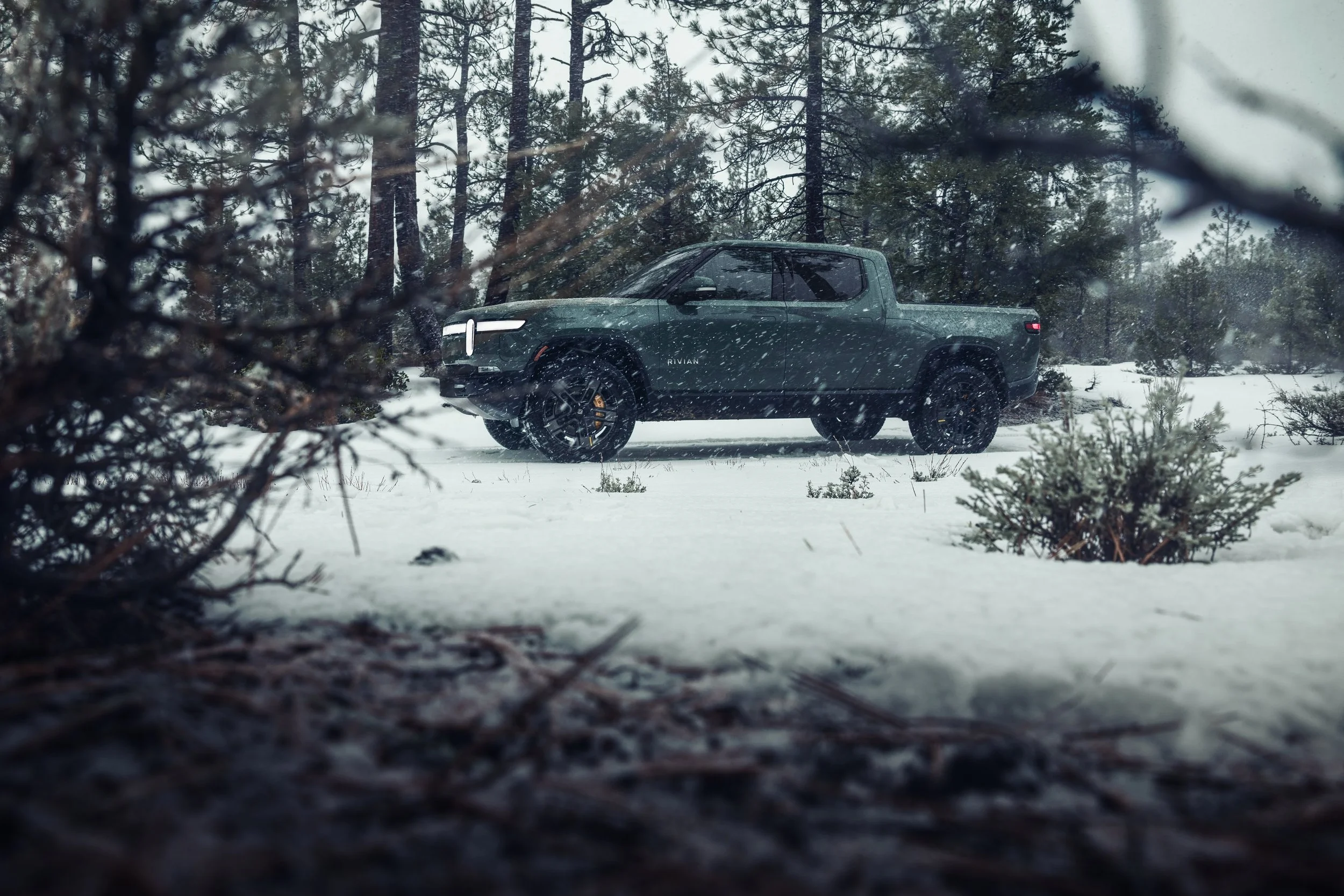 Rivian R1T Snow-1.jpg