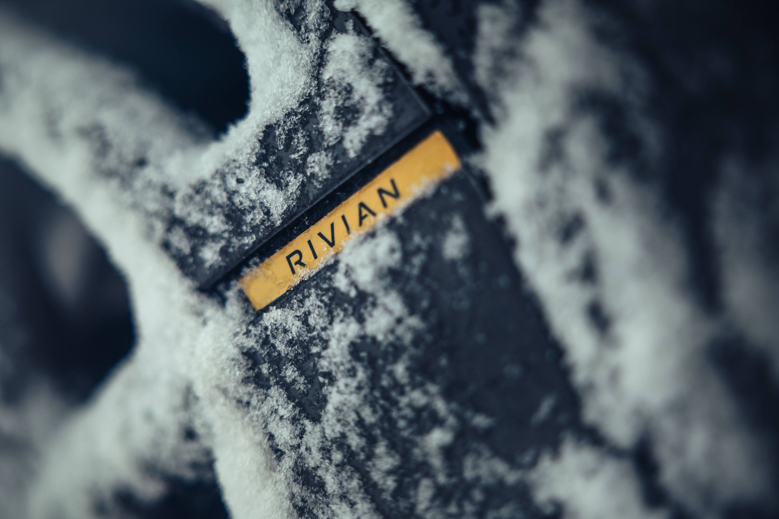 Rivian R1T Snow-18.jpg