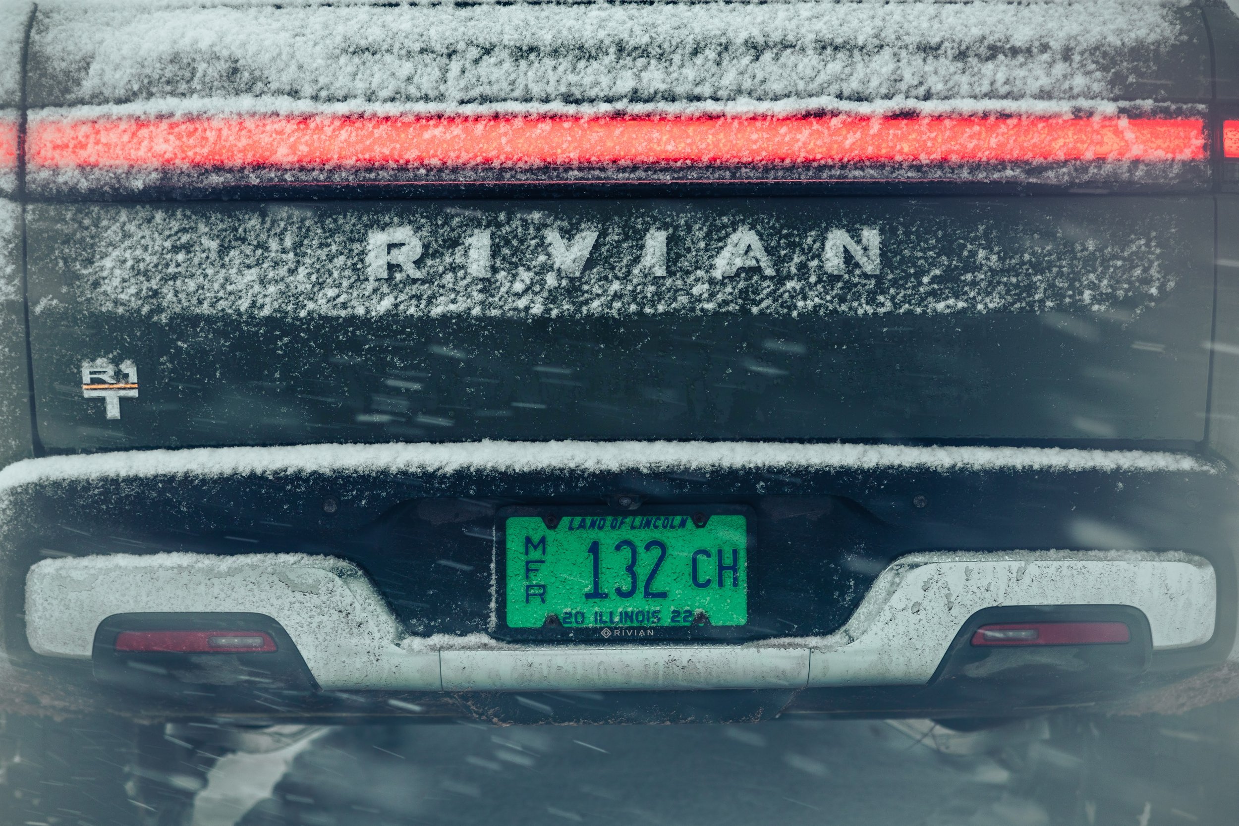 Rivian R1T Snow-19.jpg