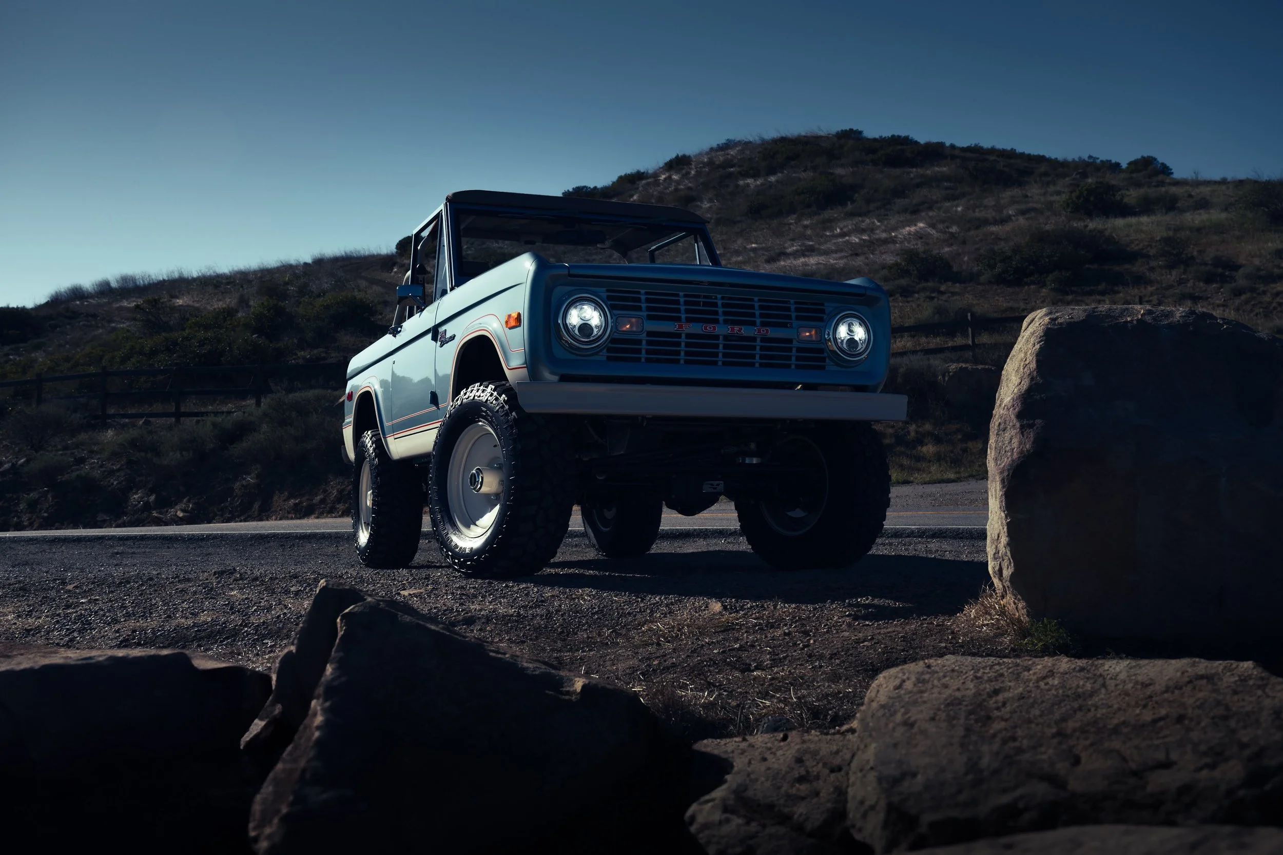 001-Velocity-Bronco-&-K5.jpg