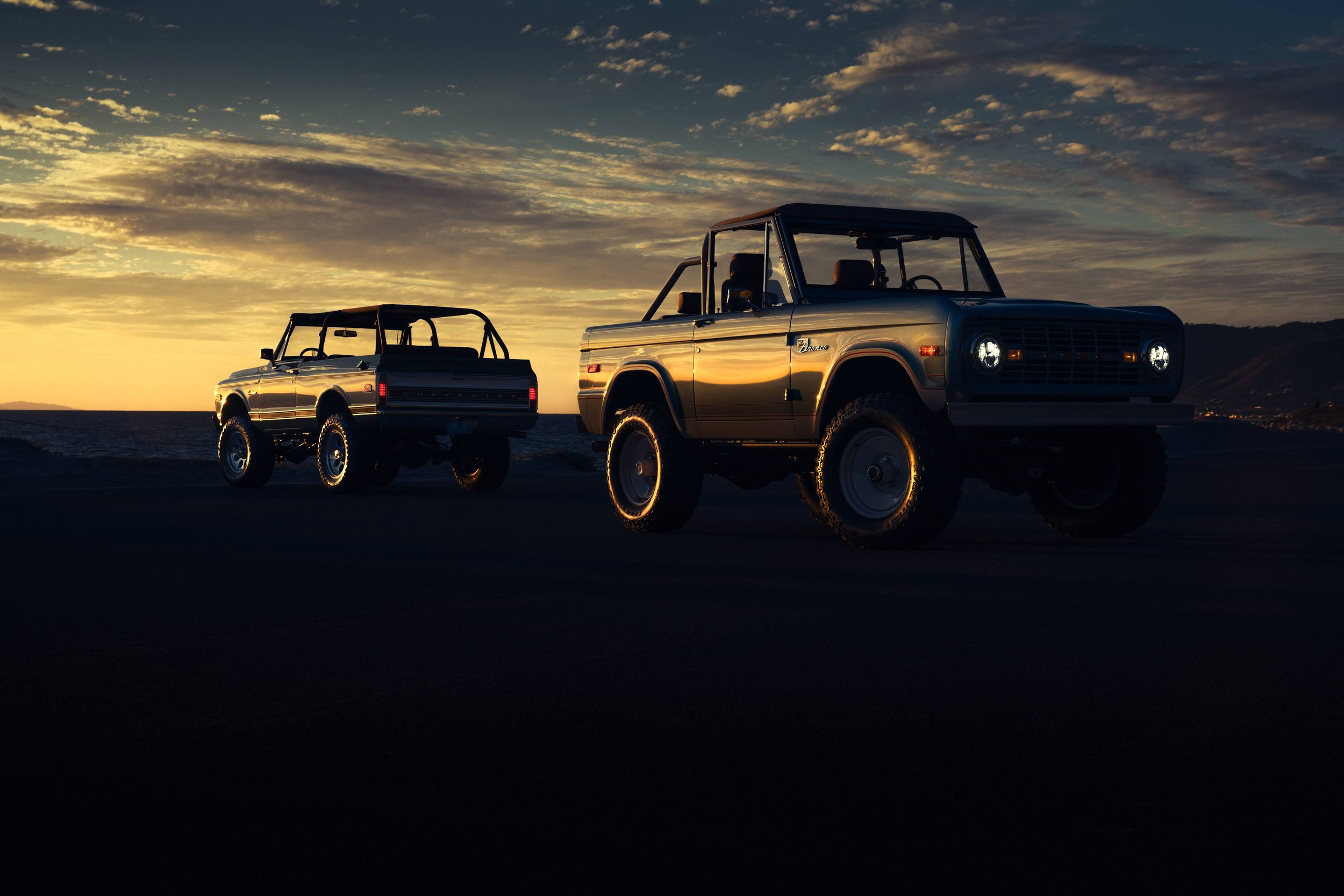 062-Velocity-Bronco-&-K5.jpg