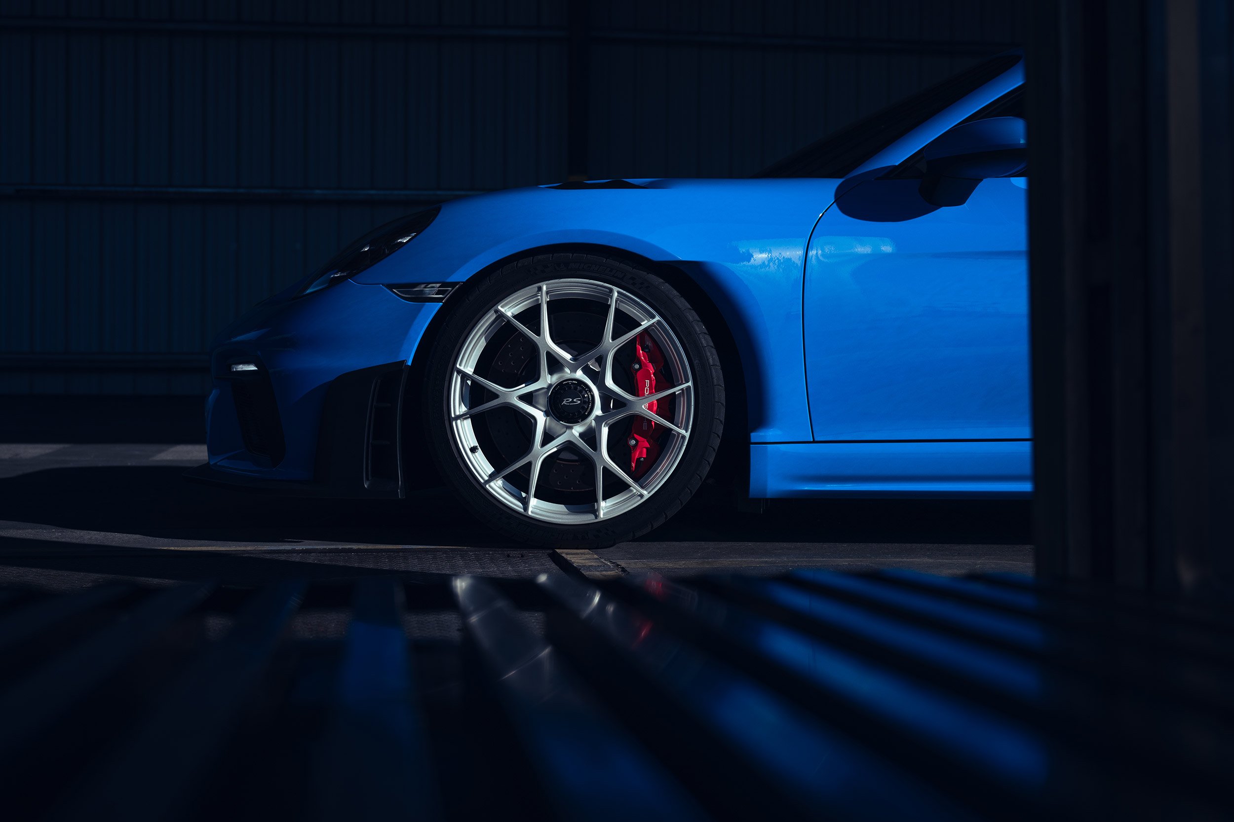 008-GT4-RS.jpg