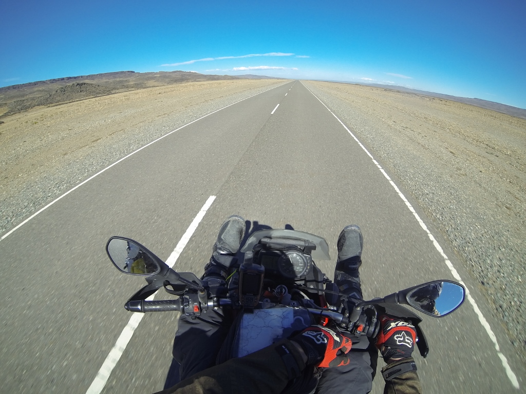 Getting bored, about 100 km north of Gobernador Gregores