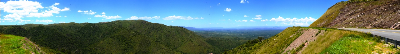 Another view of the valley. This is the official lookout point, but Iike the first one better