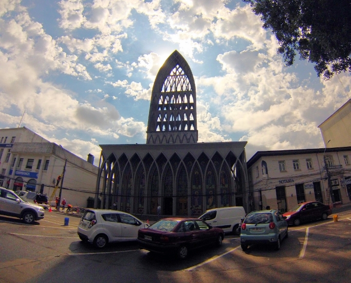  Osorno, like almost every other city in Latin America, has a plaza that served as the city's political and religious center in colonial times. &nbsp;This church actually has a truly unique design though 