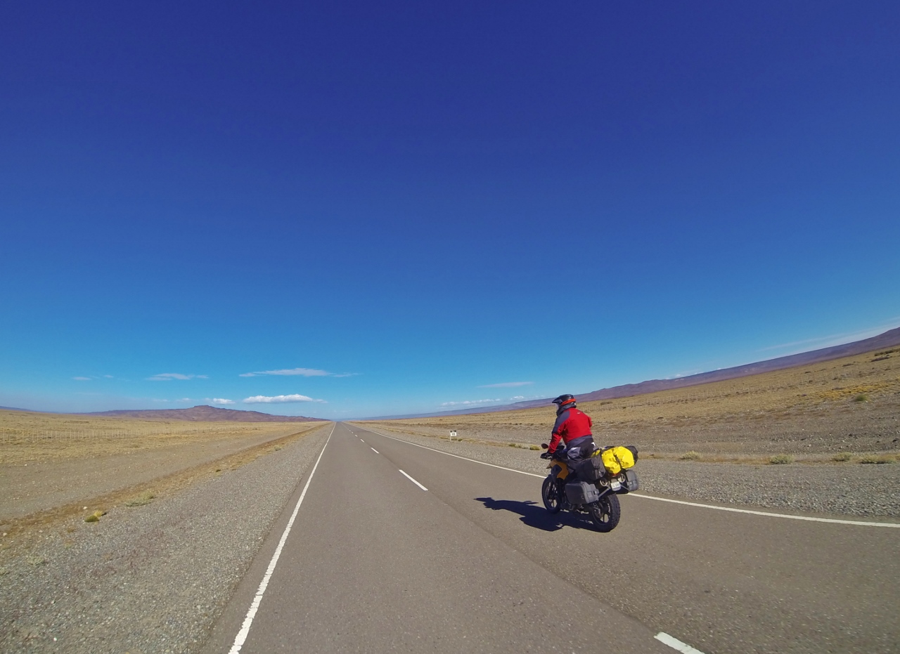Pops in Patagonia on pegs