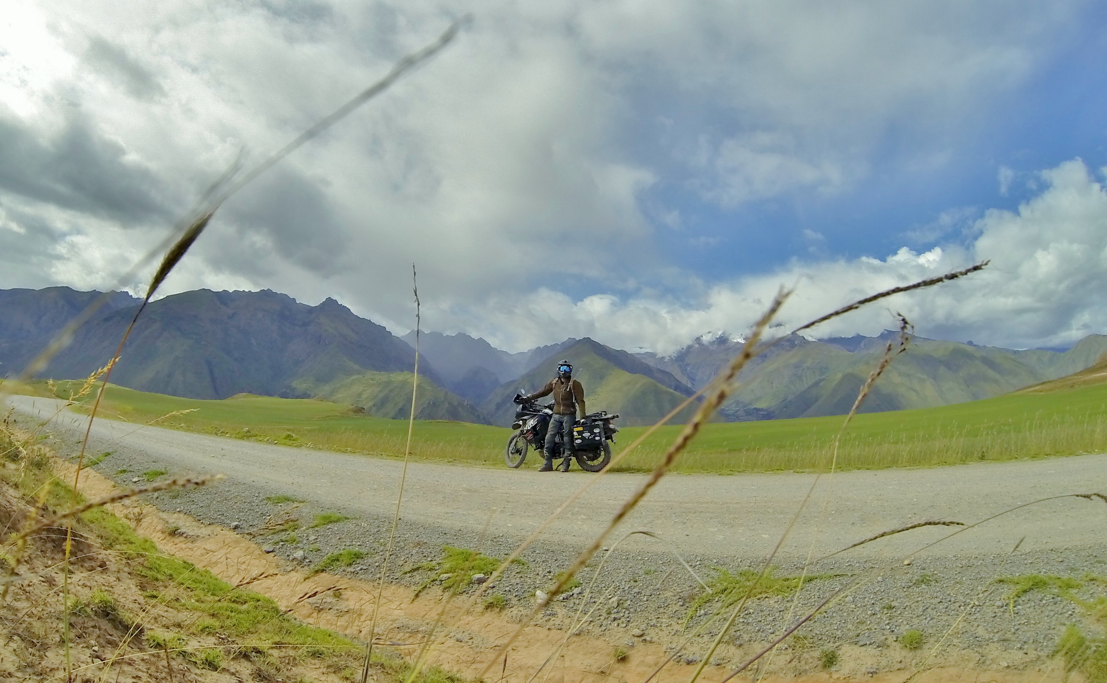 Road to Maras. Click for full-size image
